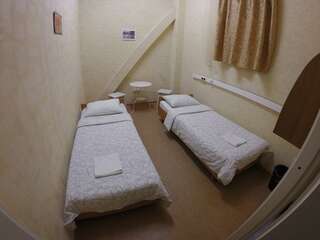 Хостел Литвич Нижний Новгород Номер эконом с 2 односпальными кроватями (без окна)-3