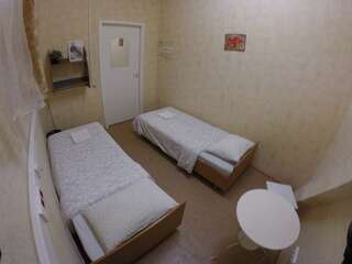 Хостел Литвич Нижний Новгород Номер эконом с 2 односпальными кроватями (без окна)-2